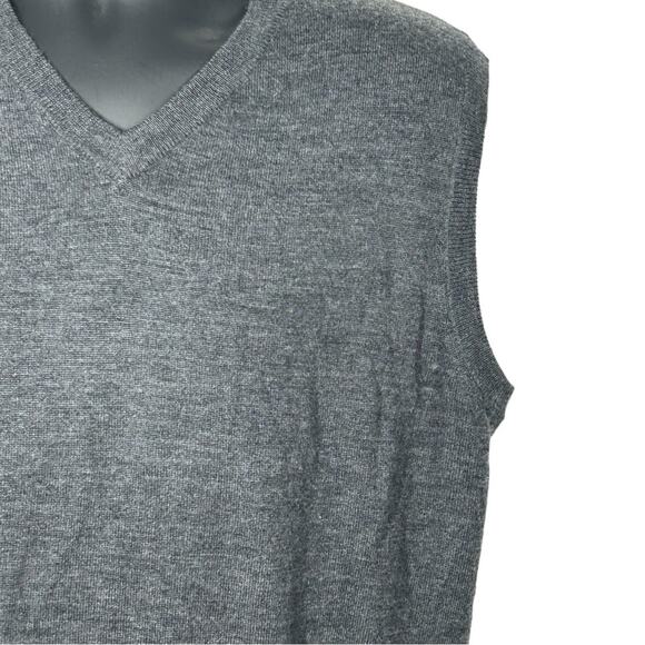 The Men's Store at Bloomingdale's Merino Wool Vest in Grey Size Medium - Picture 4 of 10